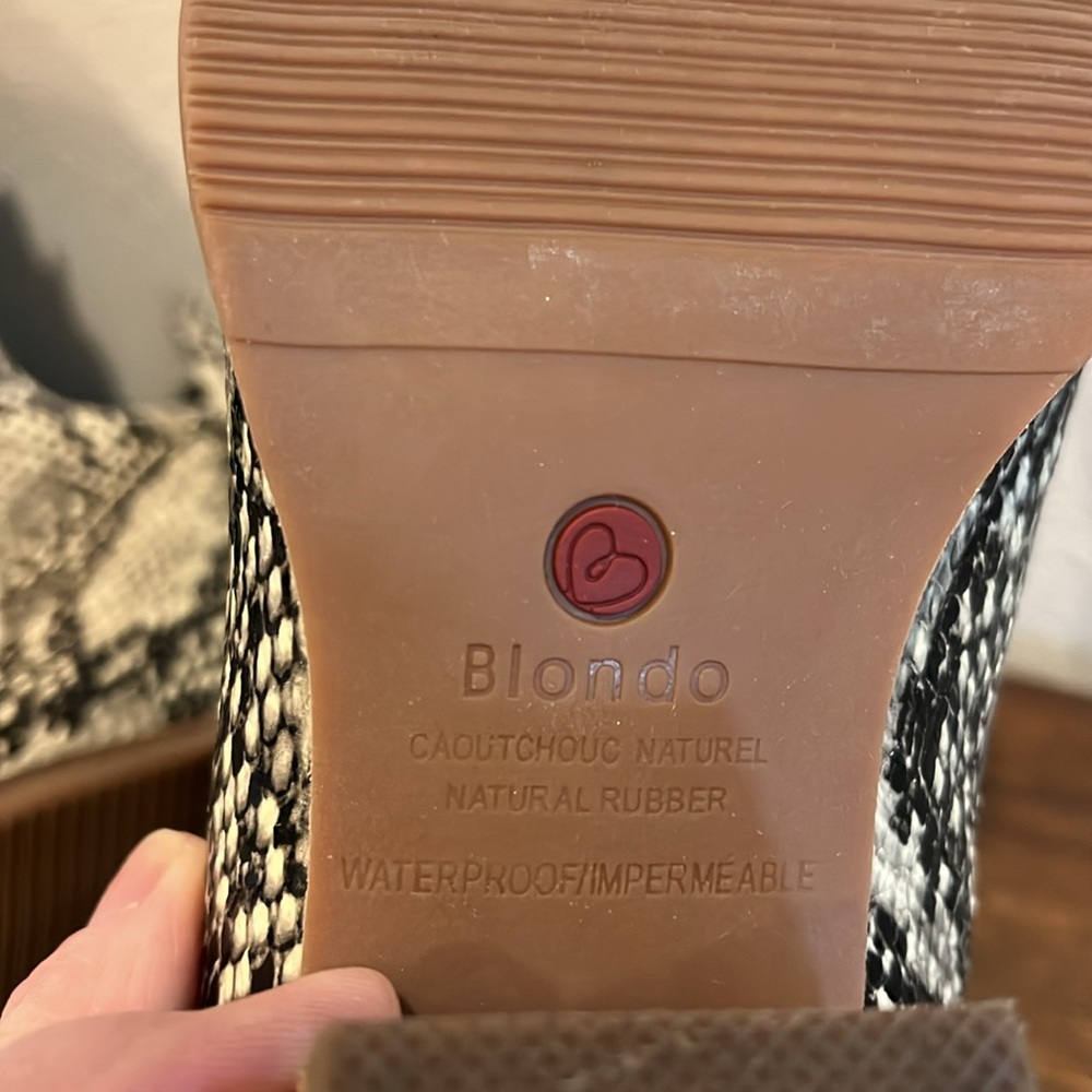 Blondo Leather Waterproof Booties - Picture 11 of 13